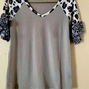 Cute T-shirt material top